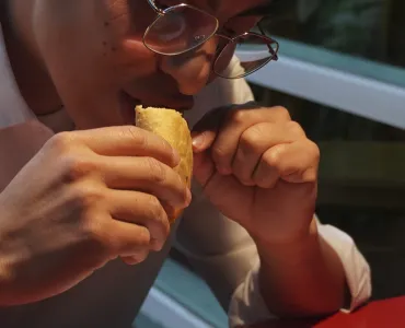 Disfrutando la Comida en Charo de las Ranas